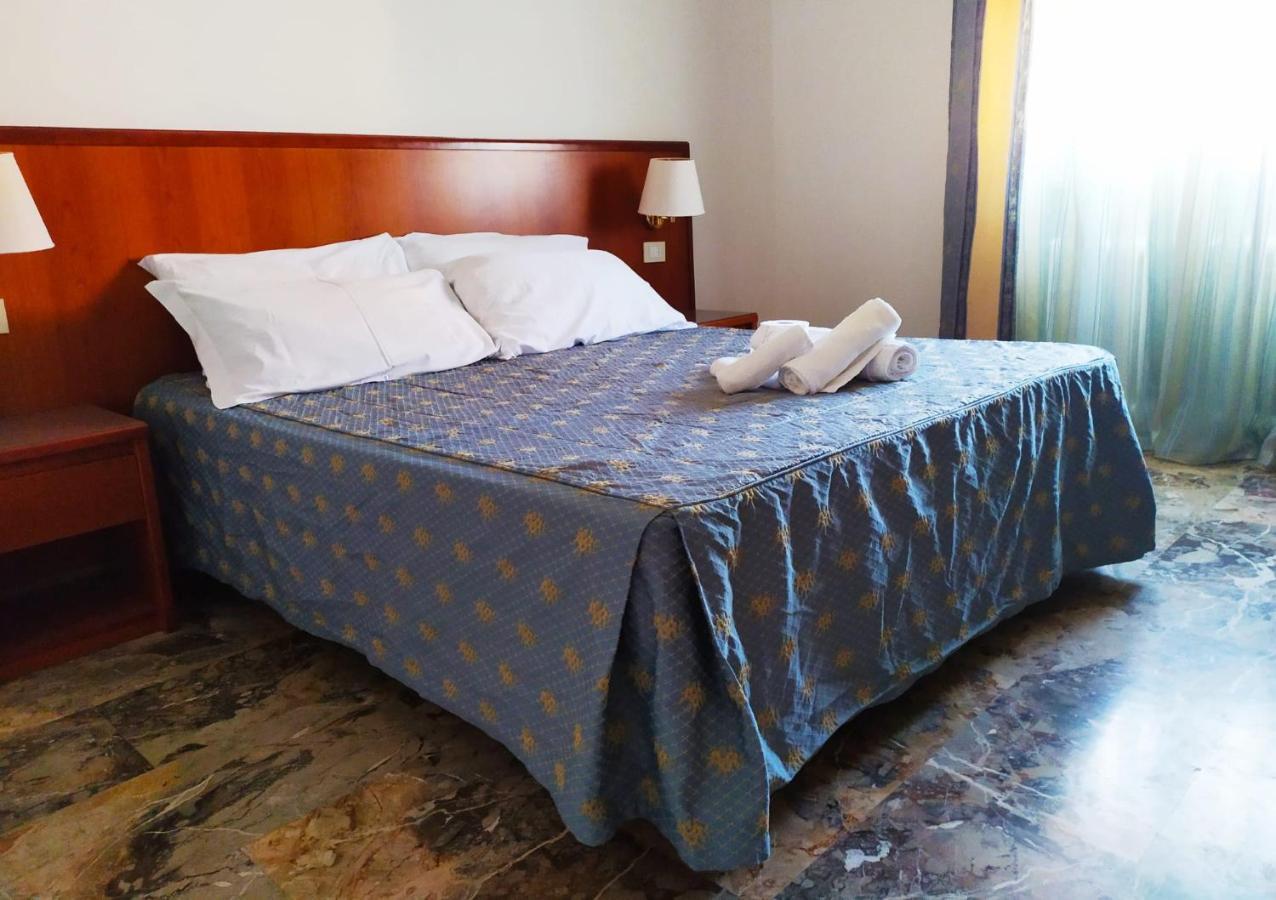 Domus Cesena Hotel Eksteriør billede