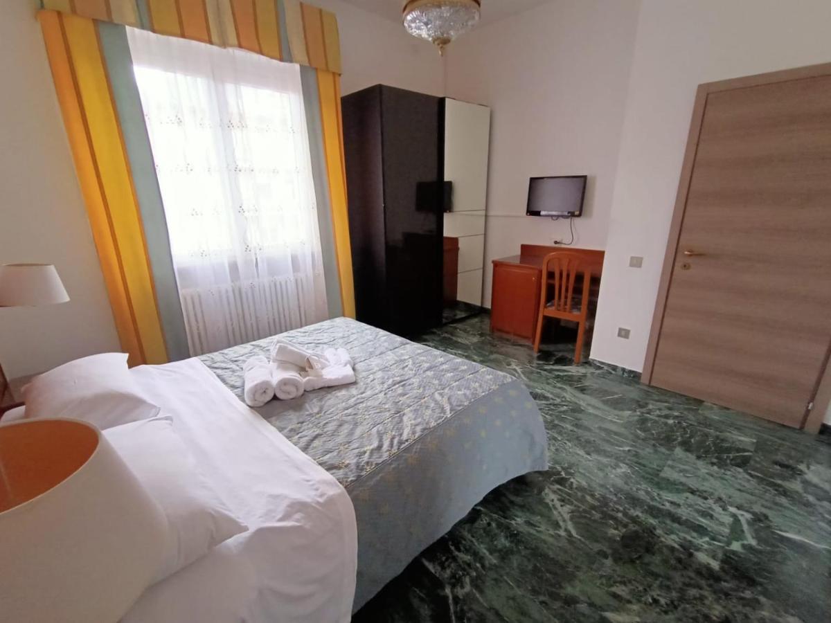 Domus Cesena Hotel Eksteriør billede