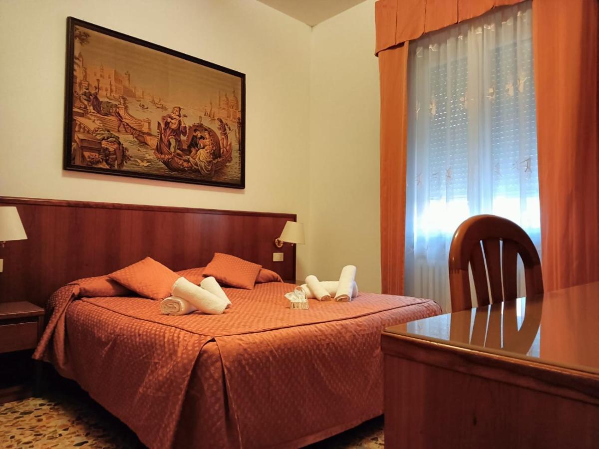 Domus Cesena Hotel Eksteriør billede