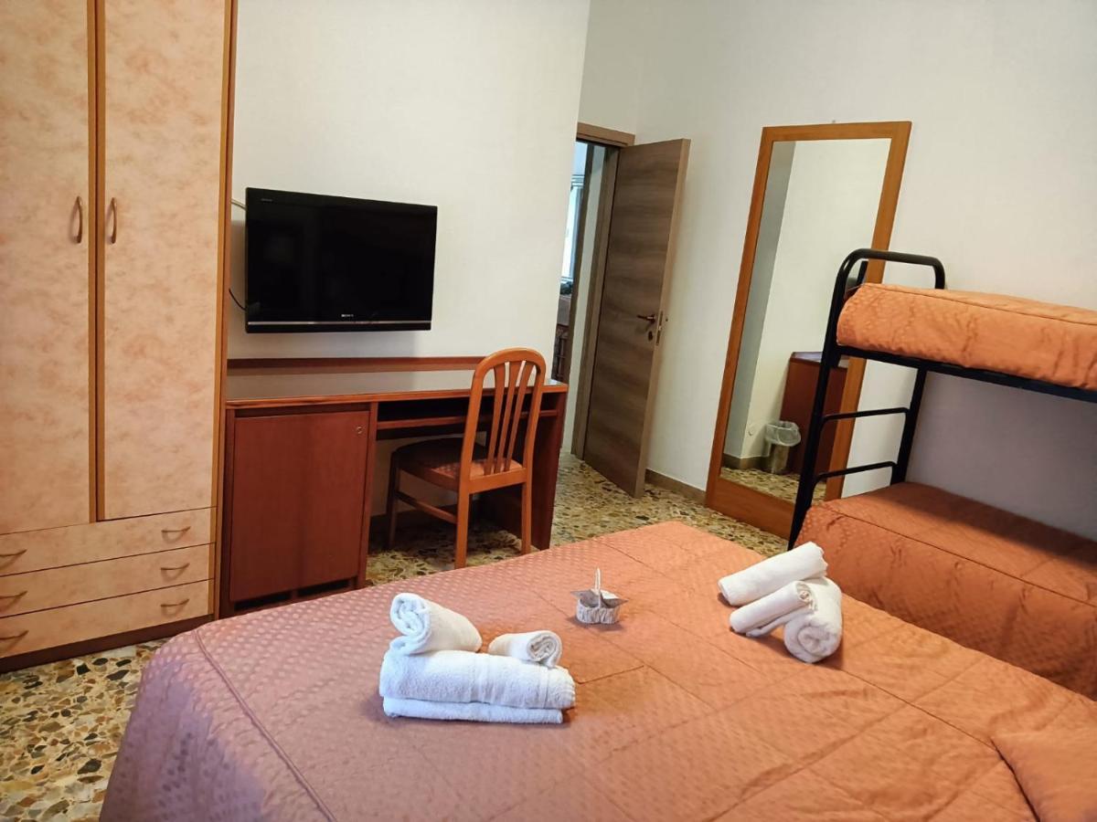 Domus Cesena Hotel Eksteriør billede